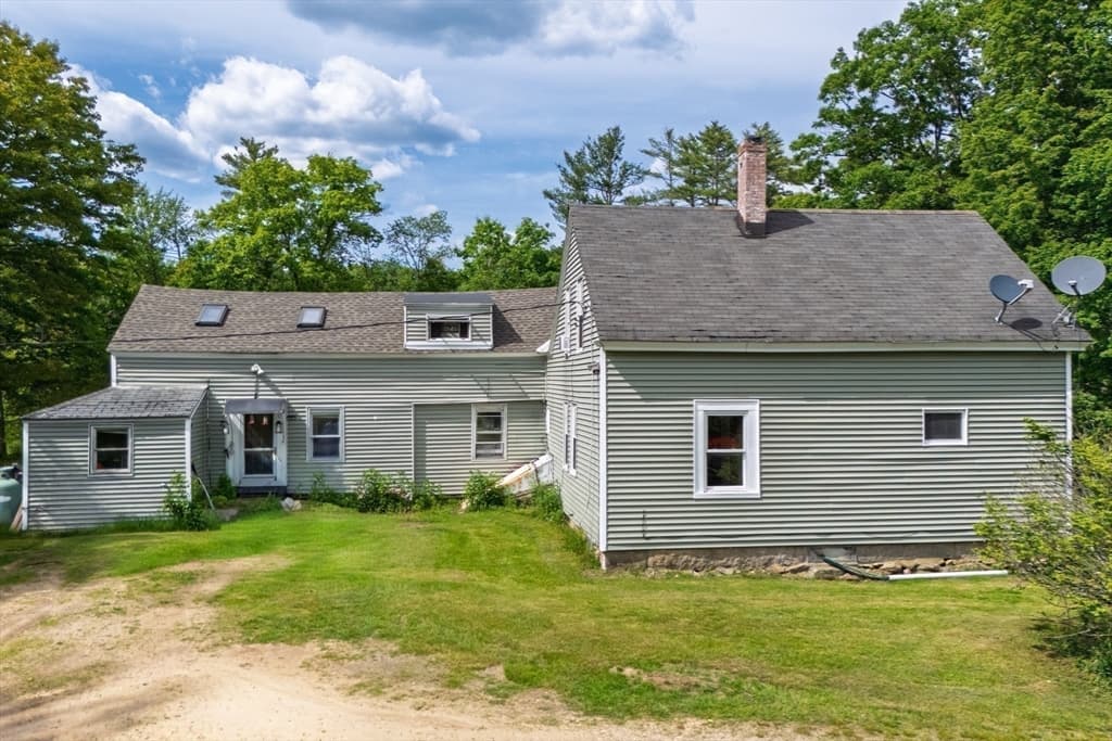 3 Family at 60 Robbins Rd, Winchendon MA 01475, photo 37 of 42