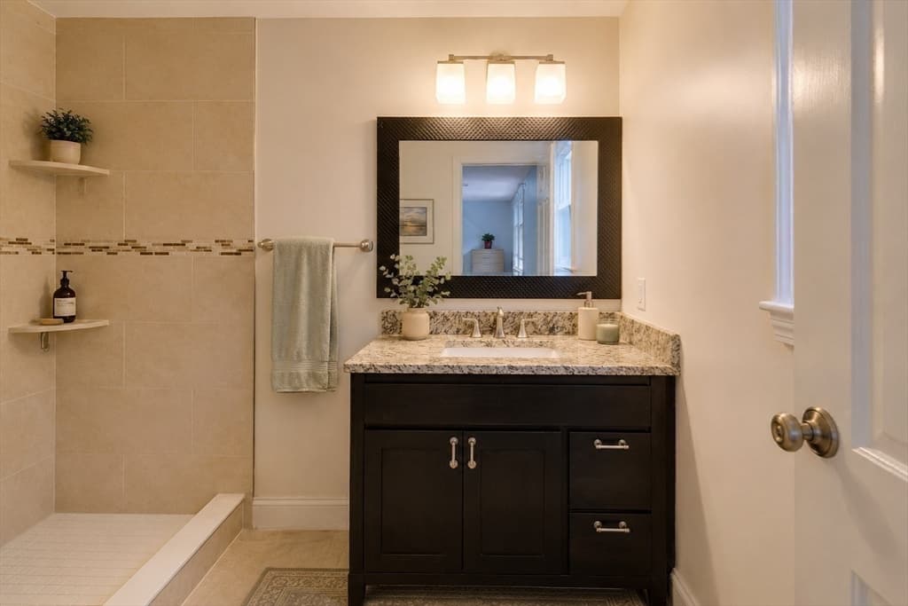 369 Dedham Ave, Needham MA 02492 photo 16