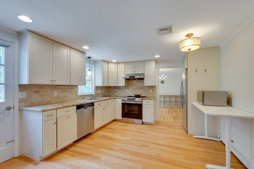 369 Dedham Ave, Needham MA 02492 photo 10