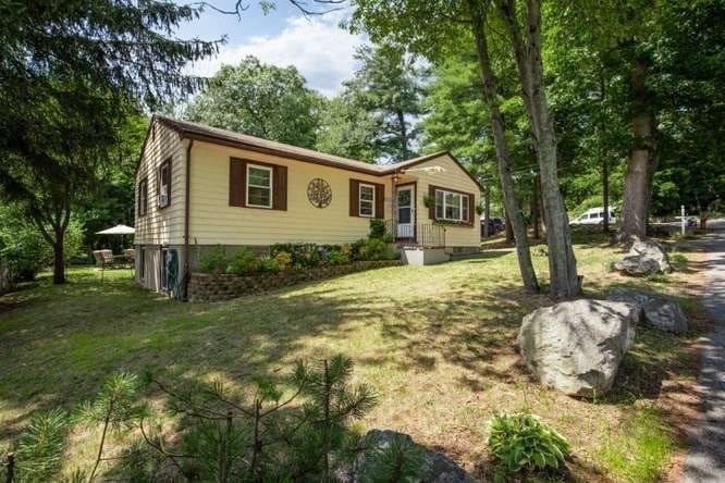 70 Montrose Ave, Wakefield MA 01880 photo 3