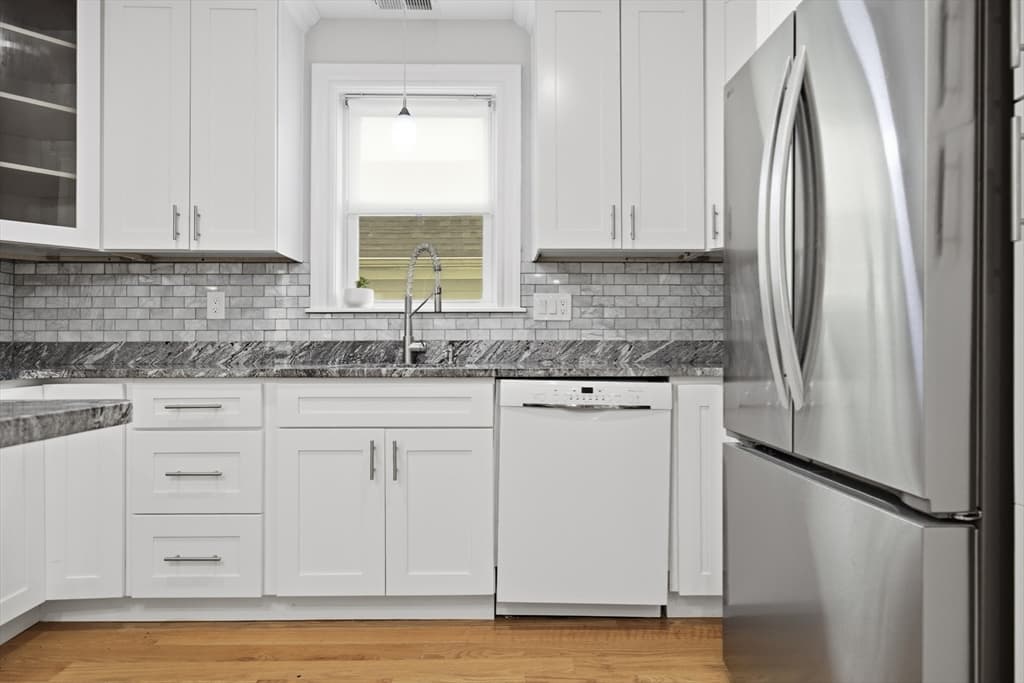 28 Beecher Pl # B, Newton MA 02459 photo 9