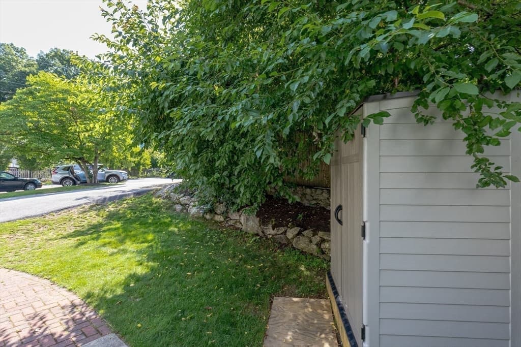 28 Beecher Pl # B, Newton MA 02459 photo 31