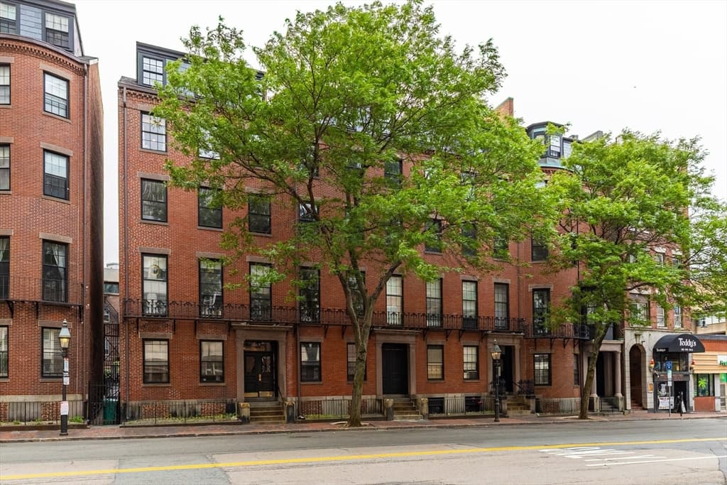 17 Bowdoin St # 3C, Boston MA 02114