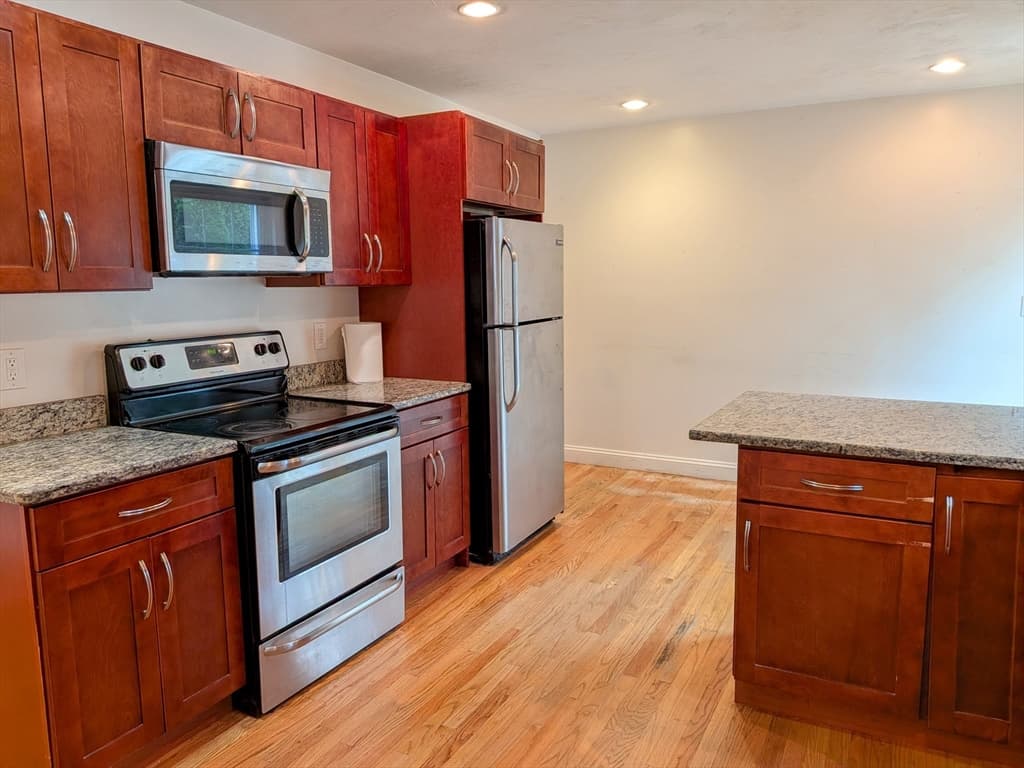 12 Woodbury Ct # 12, Salem MA 01970 photo 3