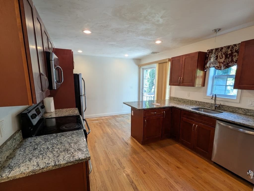 12 Woodbury Ct # 12, Salem MA 01970 photo 4