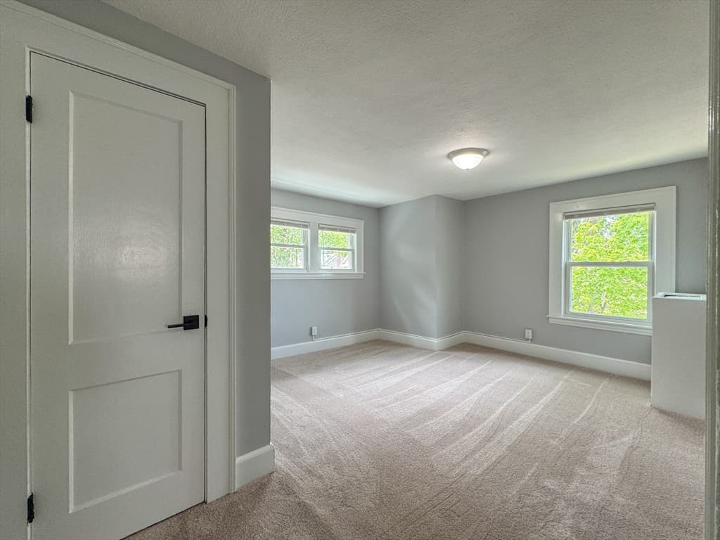 185 Leyfred Ter, Springfield MA 01108 photo 7