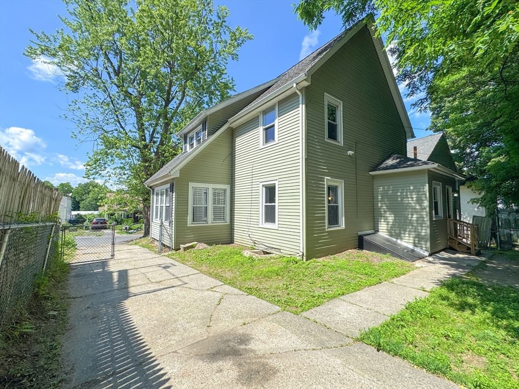 185 Leyfred Ter, Springfield MA 01108 photo 3