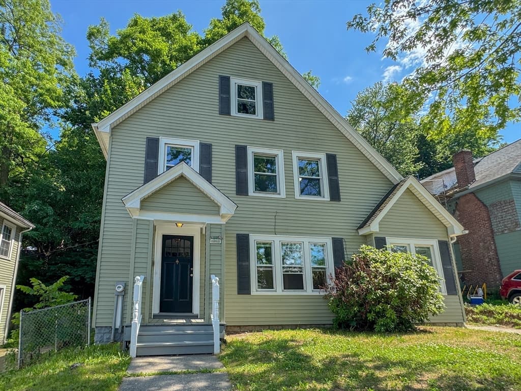 185 Leyfred Ter, Springfield MA 01108