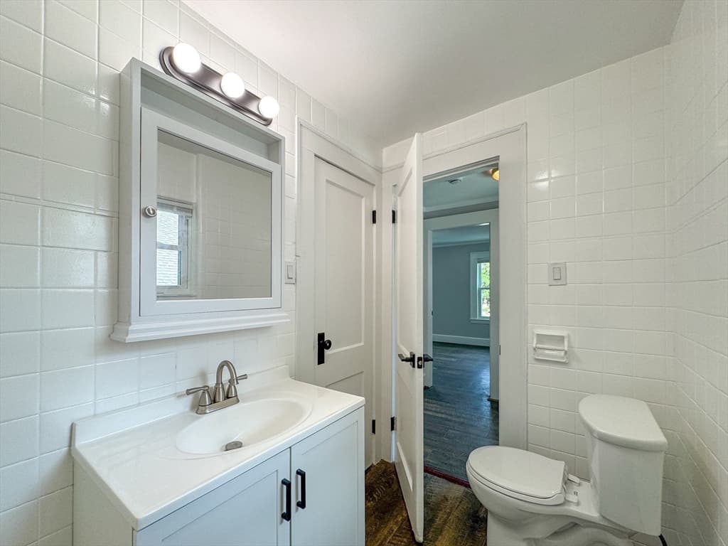 185 Leyfred Ter, Springfield MA 01108 photo 24