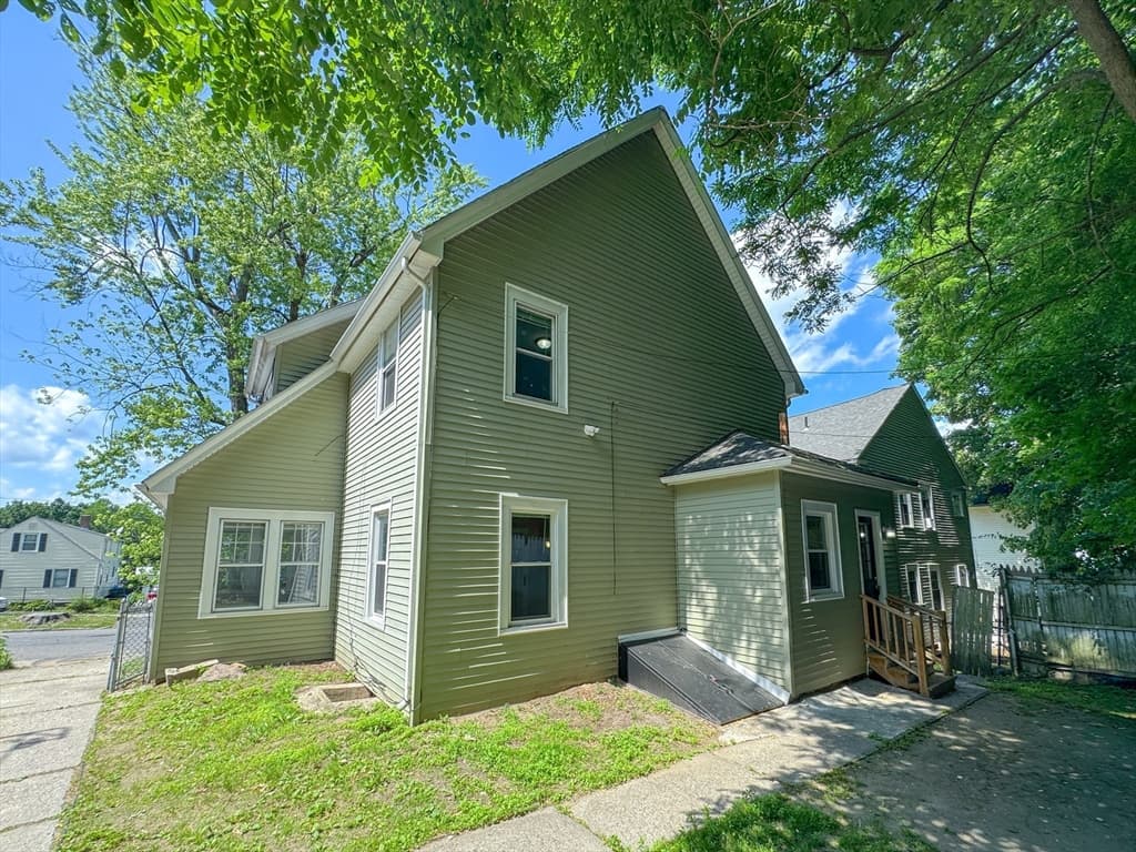 185 Leyfred Ter, Springfield MA 01108 photo 33