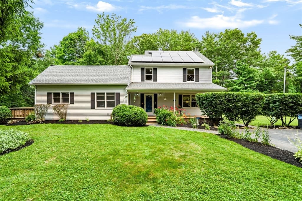 66 N High St, Foxboro MA 02035 photo 2