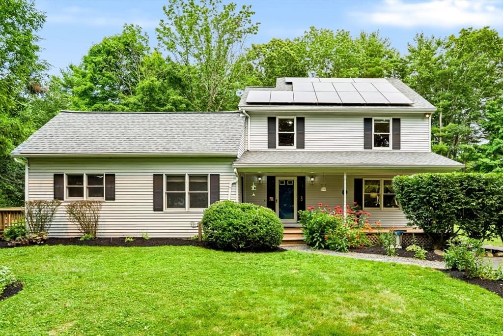 66 N High St, Foxboro MA 02035