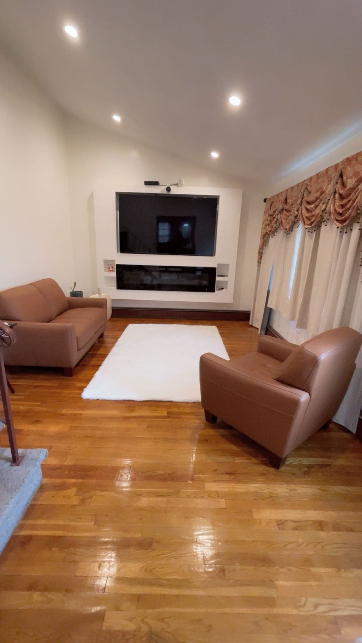 Single Family Residence at 4 Baltic Ave, Brockton MA 02302, photo 5 of 42