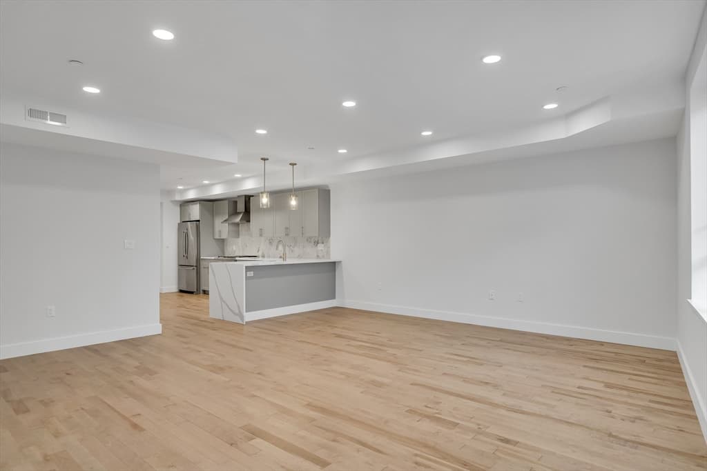 Condominium at 50 Hichborn St # 308, Boston MA 02135, Boston, photo 6 of 31