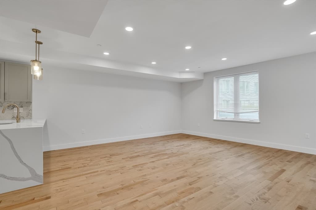 Condominium at 50 Hichborn St # 308, Boston MA 02135, Boston, photo 12 of 31