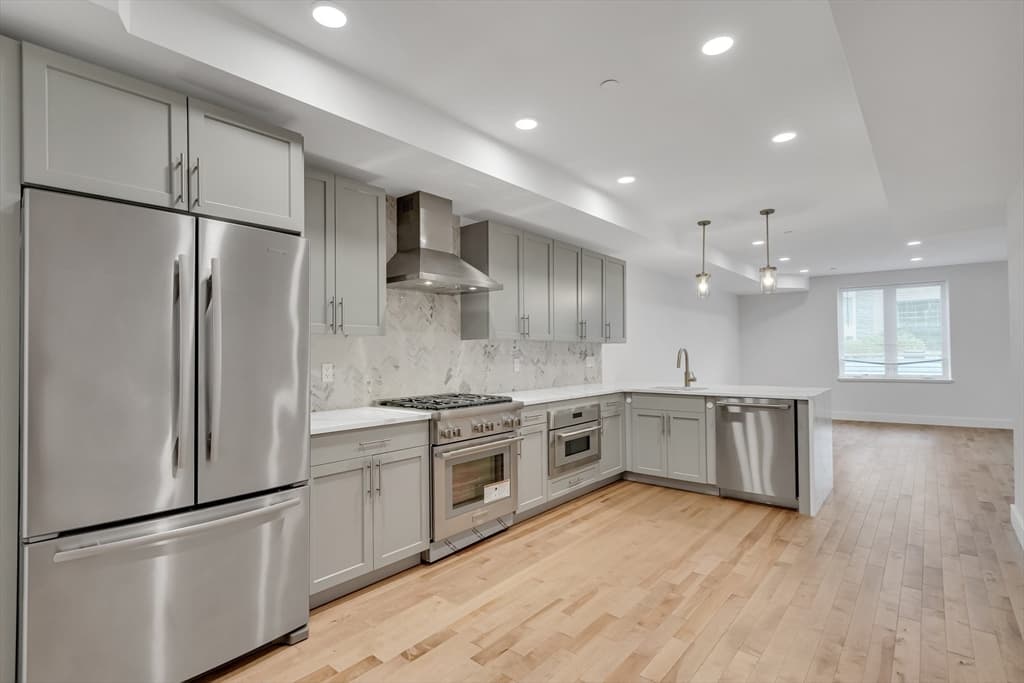 50 Hichborn St # 308, Boston MA 02135
