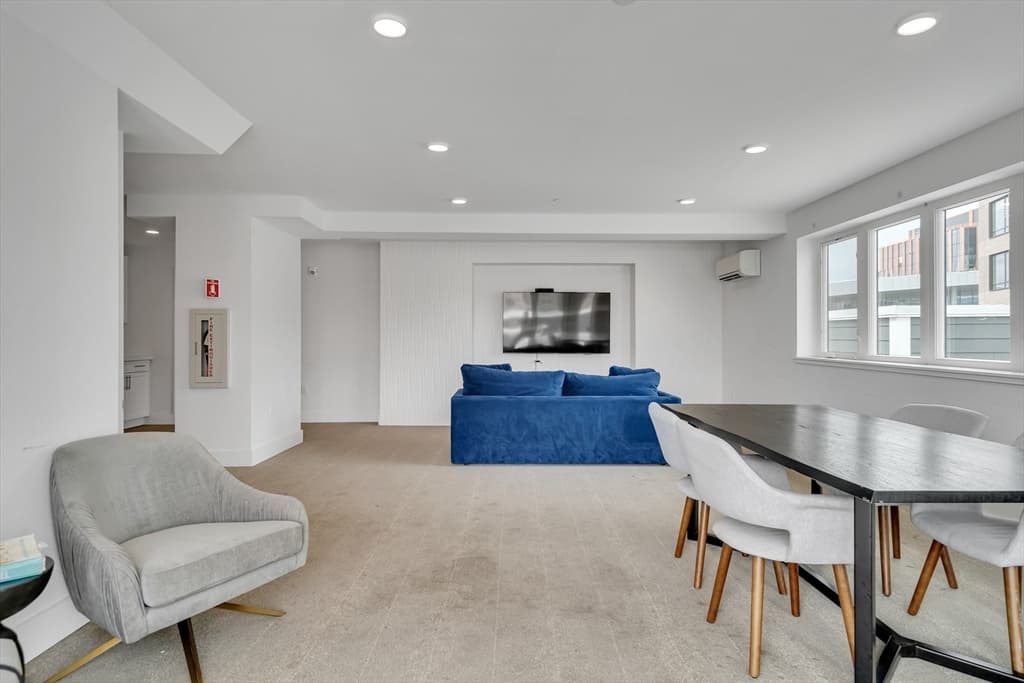 Condominium at 50 Hichborn St # 308, Boston MA 02135, Boston, photo 20 of 31