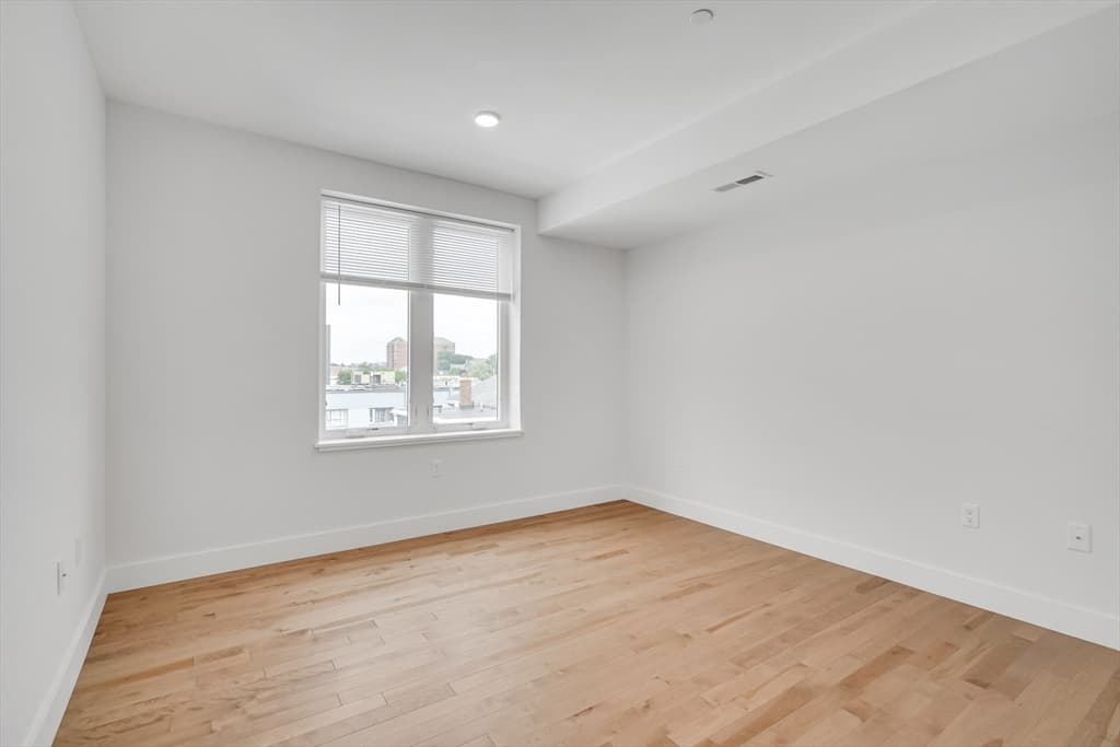 Condominium at 50 Hichborn St # 308, Boston MA 02135, Boston, photo 15 of 31