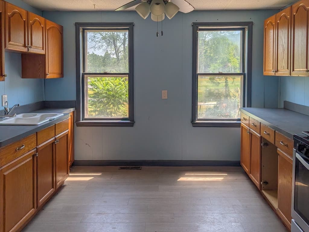 Multi Family at 55 Liberty St, Taunton MA 02718, Taunton, photo 12 of 35