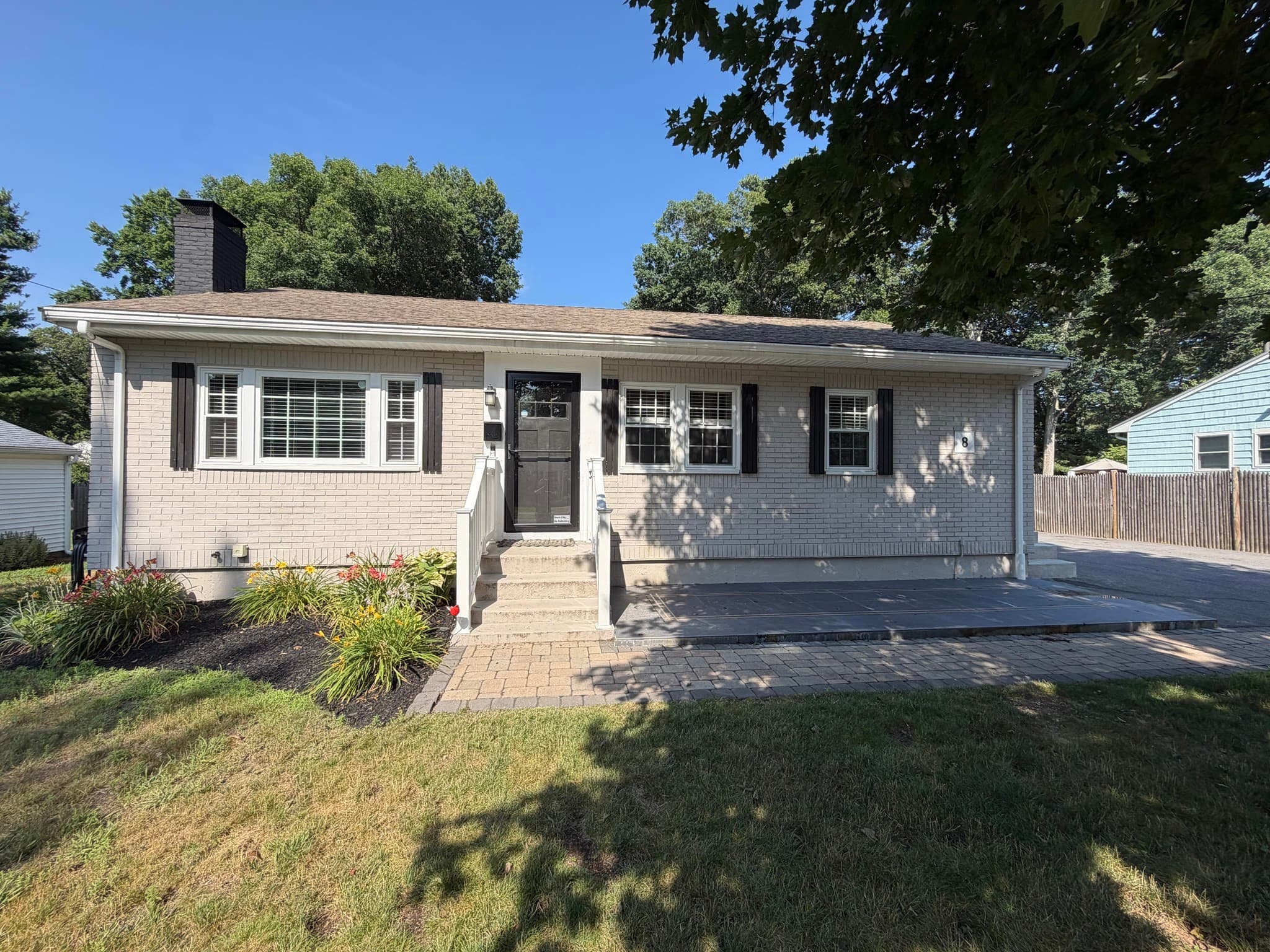 8 Fairbrook Rd, Framingham MA 01701