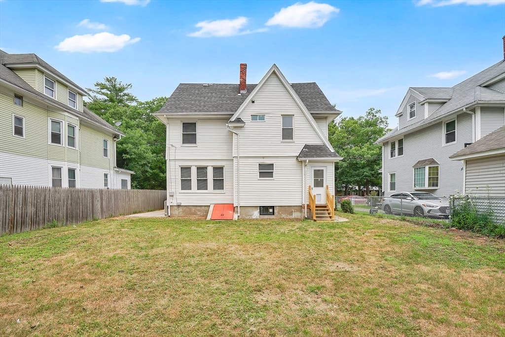 47 Trafton Rd, Springfield MA 01108 photo 5