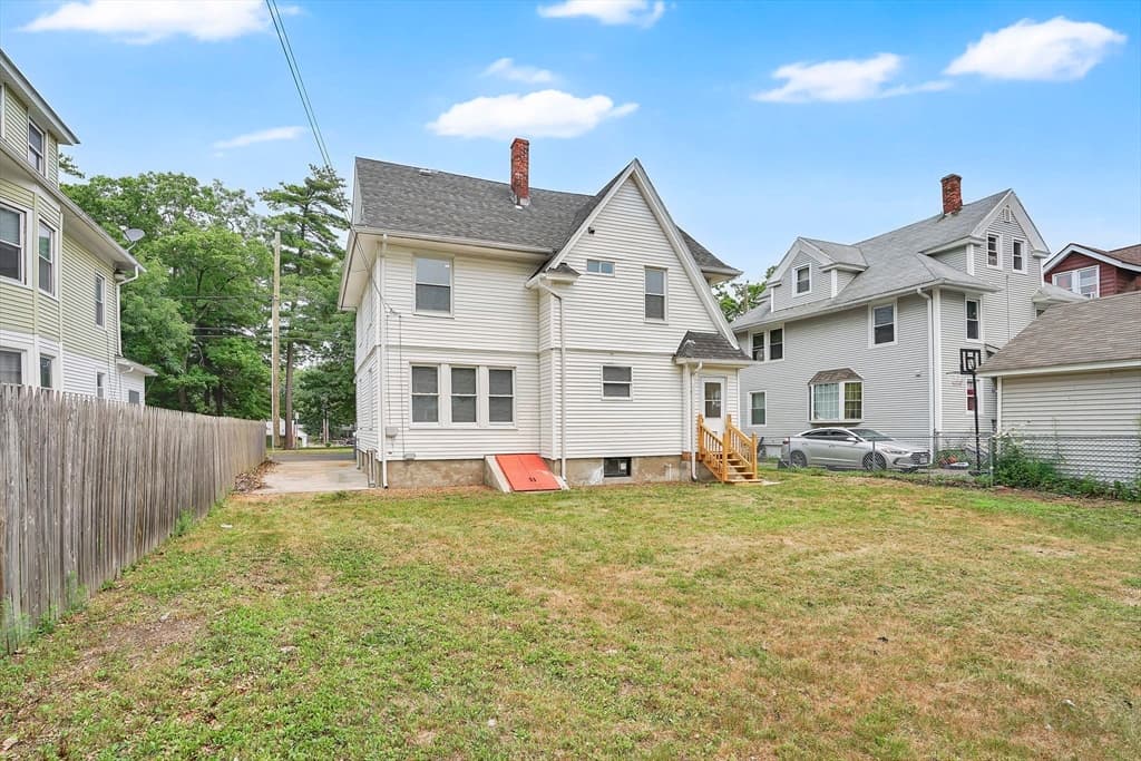 47 Trafton Rd, Springfield MA 01108 photo 4