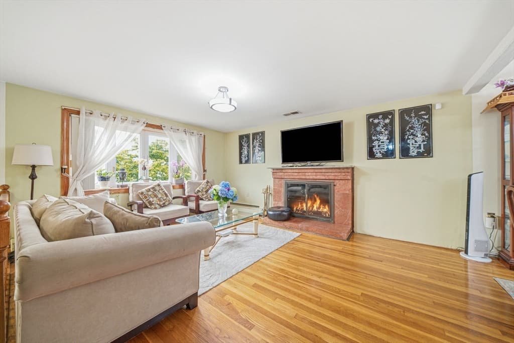 130 Elwell St, Malden MA 02148 photo 9