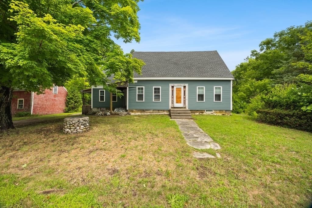 551 Tremont St, Taunton MA 02780