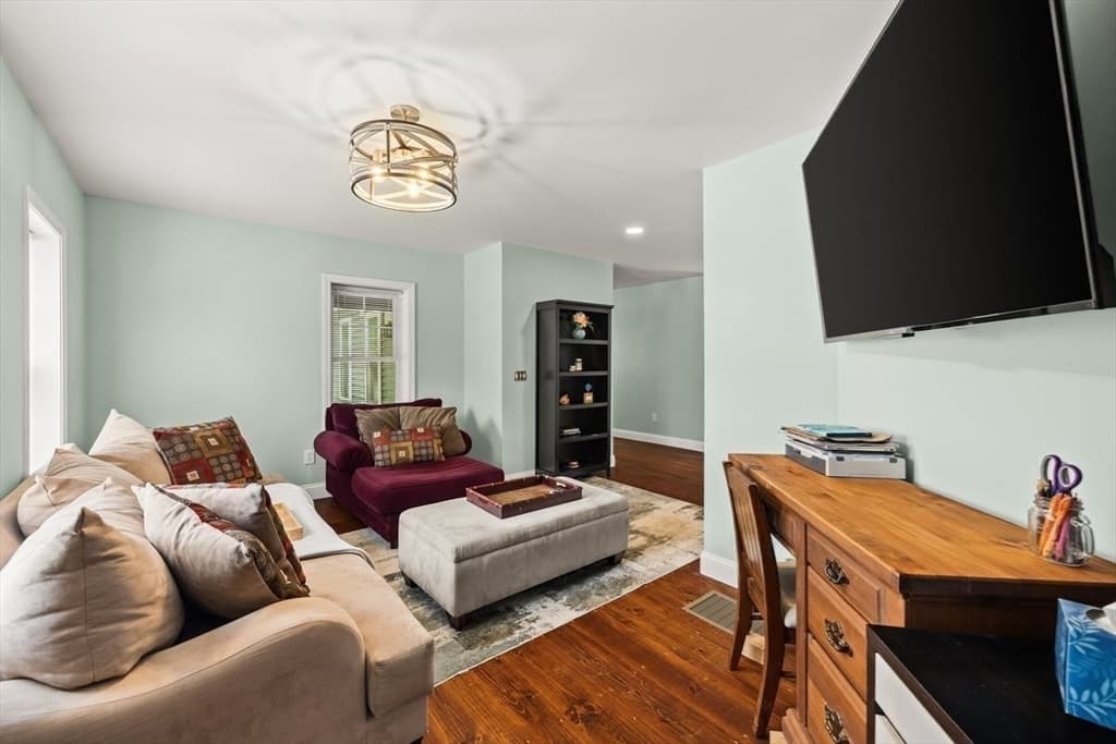 Single Family Residence at 551 Tremont St, Taunton MA 02780, photo 14 of 28