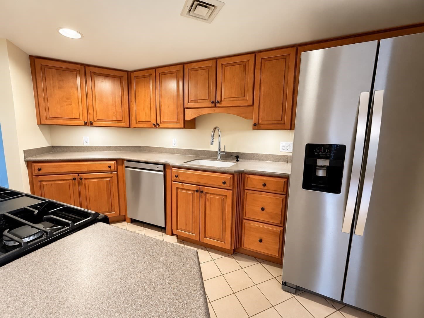 Condominium at 110 Dean # 98, Taunton MA 02780, photo 6 of 40