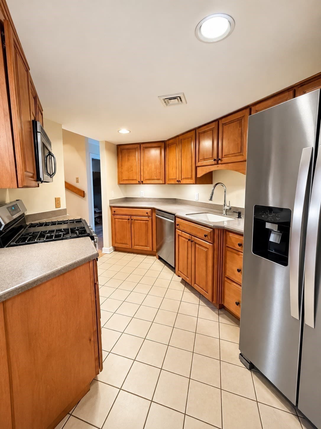 Condominium at 110 Dean # 98, Taunton MA 02780, photo 7 of 40