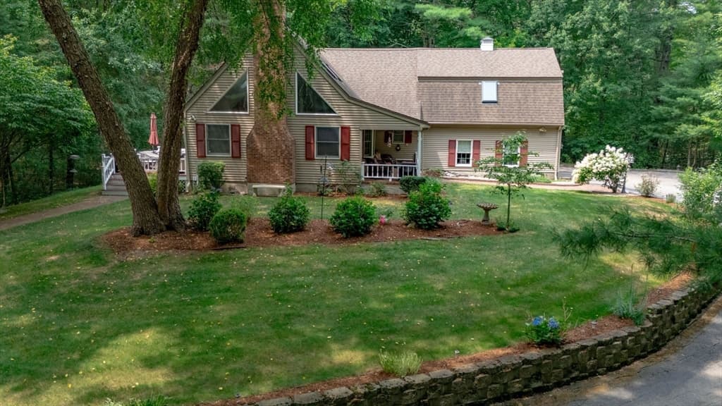 317 Bay Rd, Easton MA 02334
