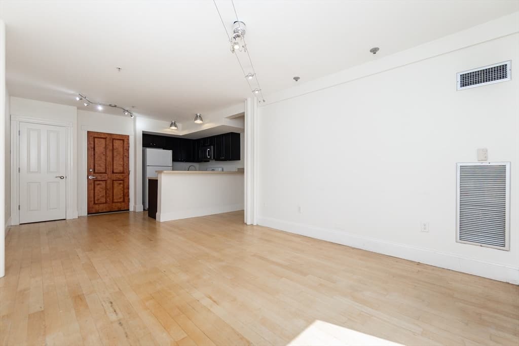 Condominium at 45 W Broadway # 208, Boston MA 02127, Boston, photo 6 of 24