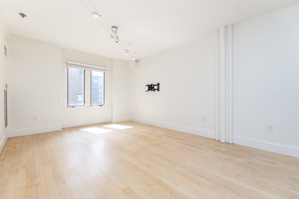 Condominium at 45 W Broadway # 208, Boston MA 02127, Boston, photo 12 of 24