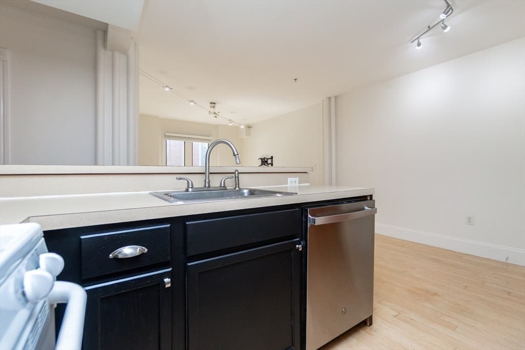 Condominium at 45 W Broadway # 208, Boston MA 02127, Boston, photo 7 of 24