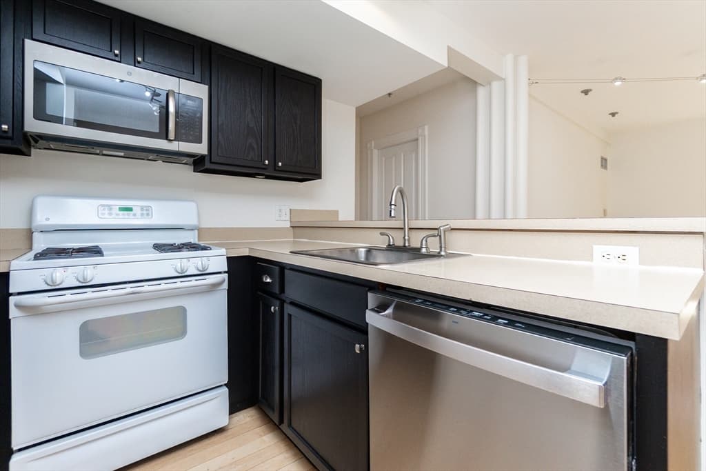 Condominium at 45 W Broadway # 208, Boston MA 02127, Boston, photo 8 of 24