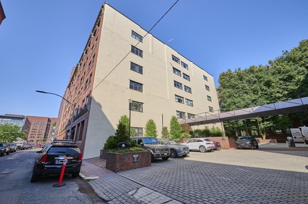 Condominium at 33 Sleeper Street # 603, Boston MA 02210, Boston, photo 16 of 17