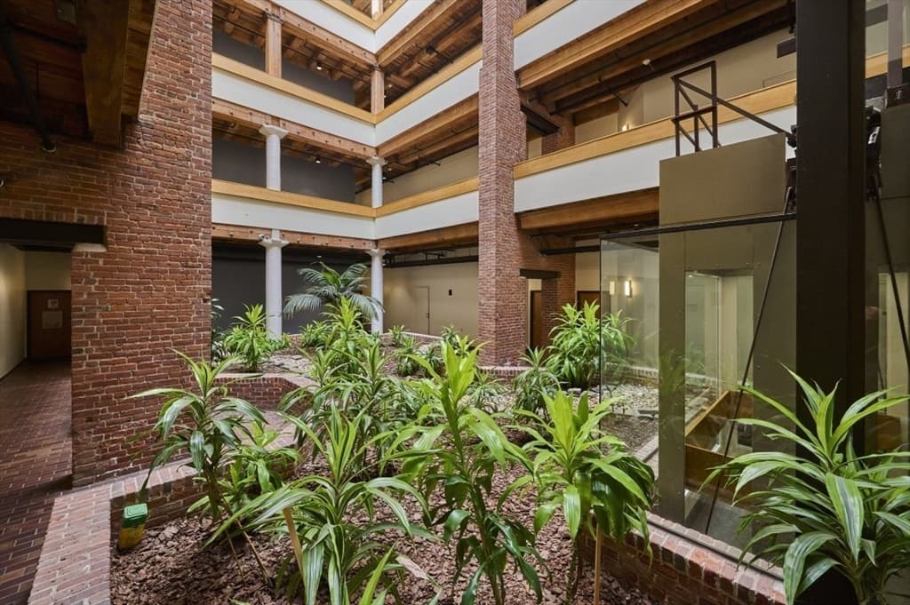 Condominium at 33 Sleeper Street # 603, Boston MA 02210, Boston, photo 14 of 17