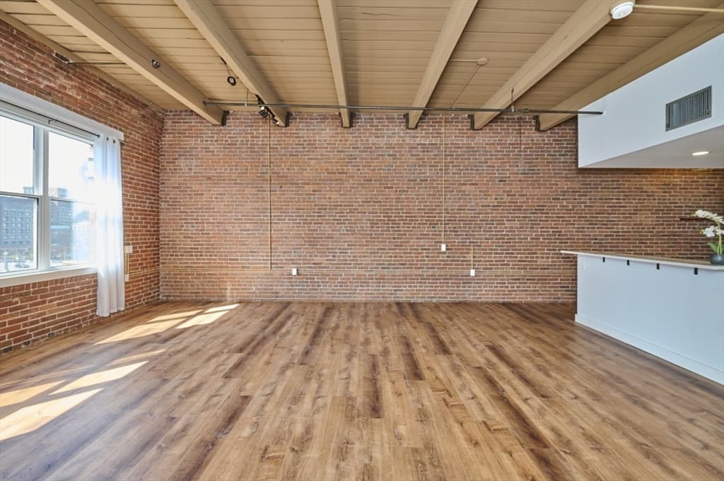 Condominium at 33 Sleeper Street # 603, Boston MA 02210, Boston, photo 11 of 17