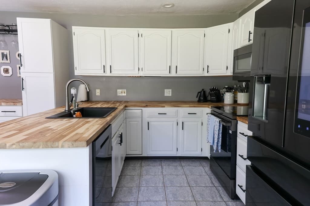 16 Debra Lane, Barre MA 01005 photo 7