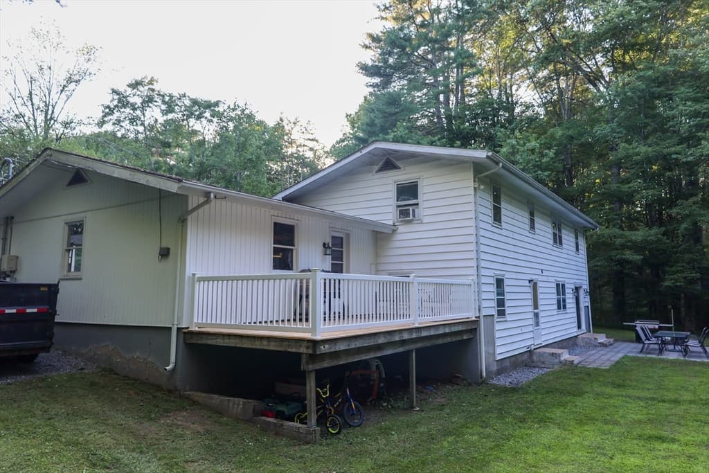 16 Debra Lane, Barre MA 01005 photo 3