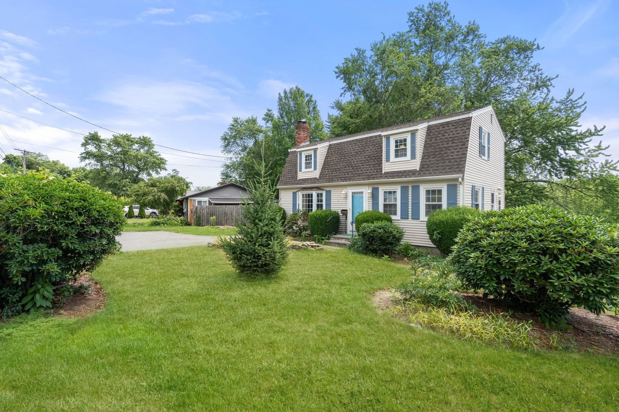 Single Family Residence at 102 Cherry St, Framingham MA 01701, photo 2 of 22