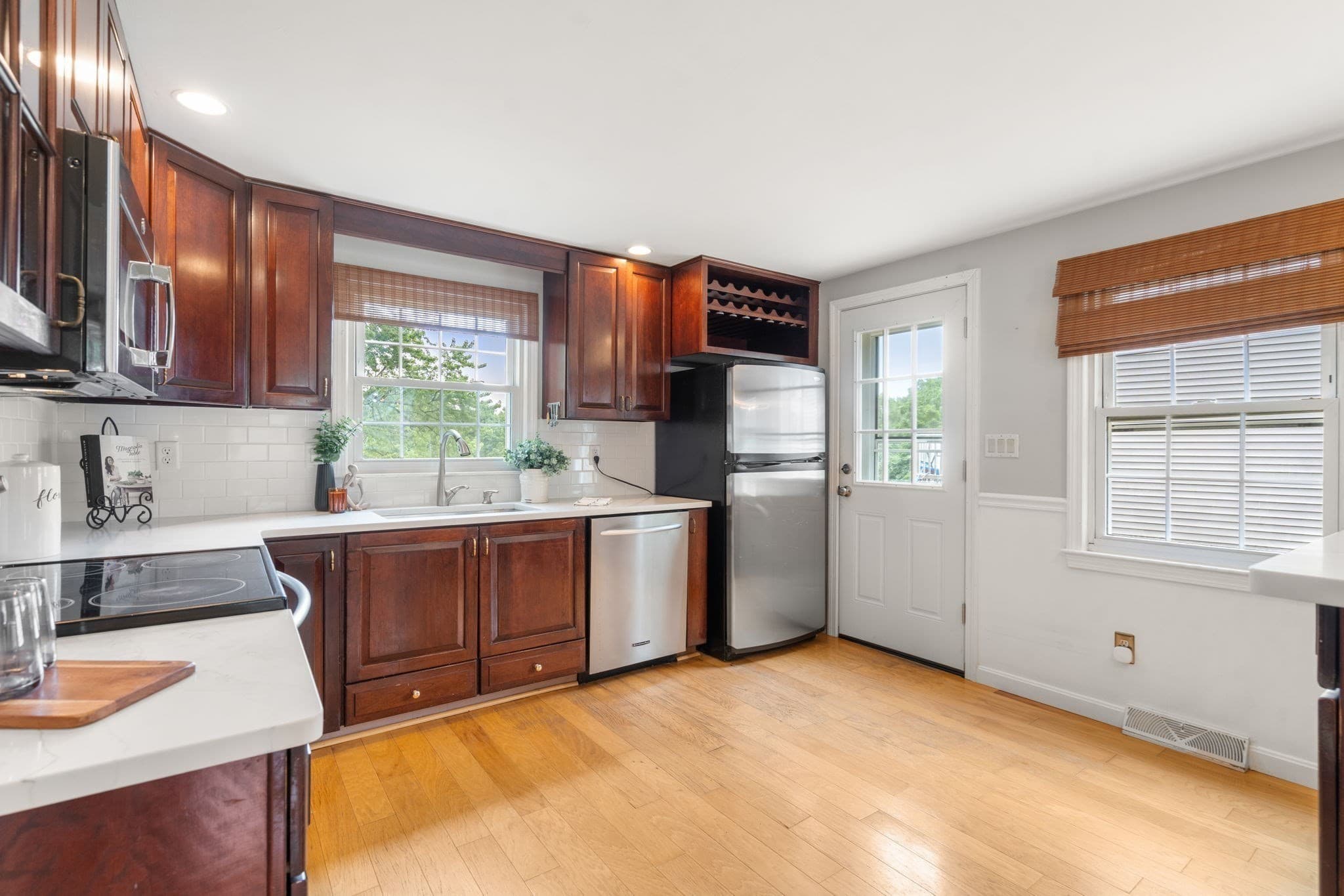Single Family Residence at 102 Cherry St, Framingham MA 01701, photo 9 of 22