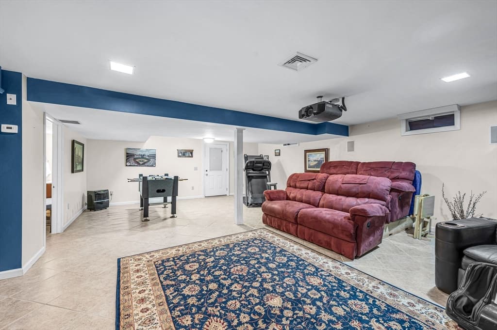 115 Williamsburg Dr, Longmeadow MA 01106 photo 31