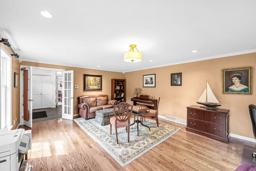 115 Williamsburg Dr, Longmeadow MA 01106 photo 4