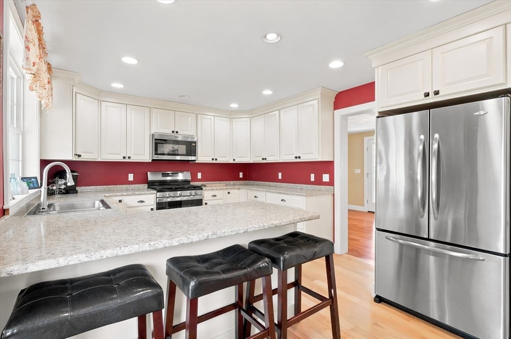 Single Family Residence at 35 Elm Park, Groveland MA 01834, photo 10 of 42