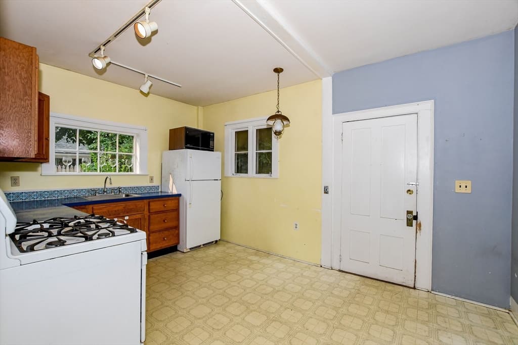 28 Main Street, Mattapoisett MA 02739 photo 22