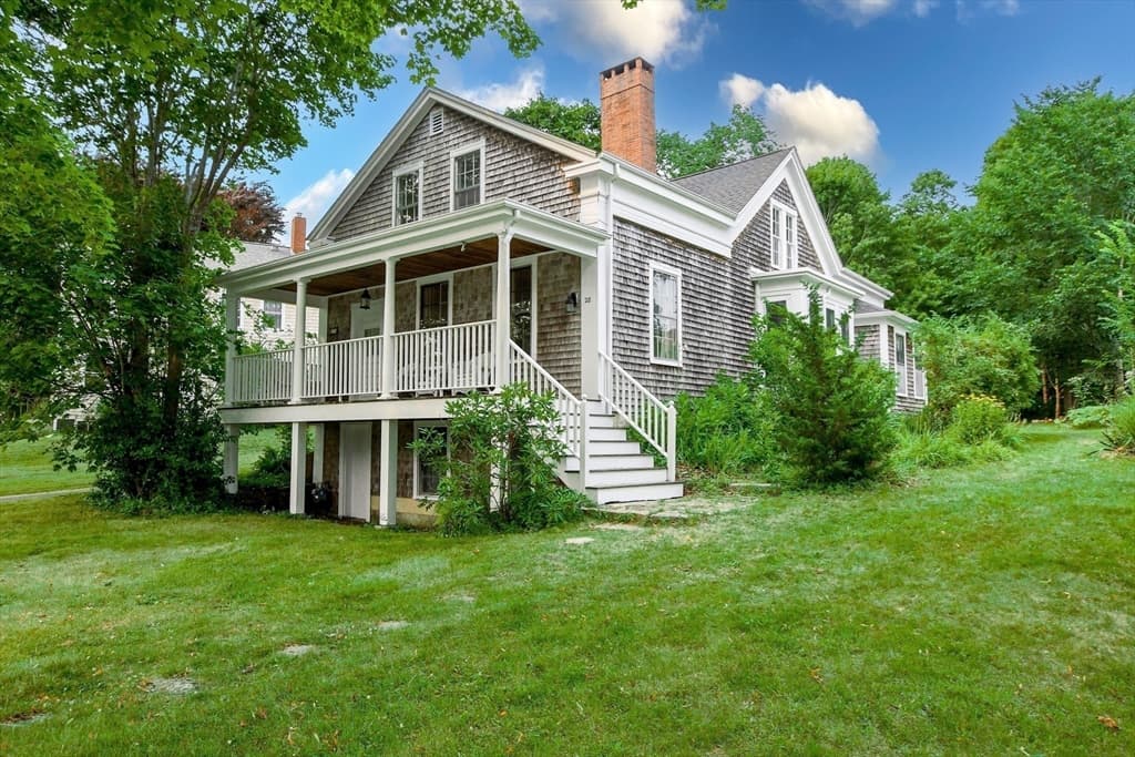 28 Main Street, Mattapoisett MA 02739