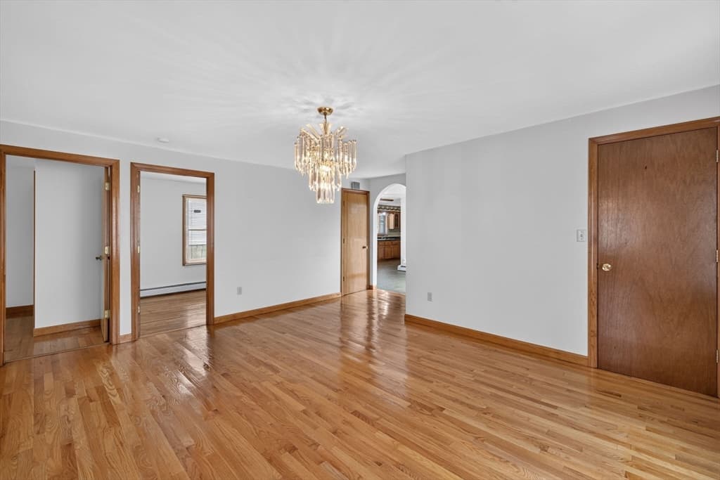 31 Oregon St, Fall River MA 02720 photo 6