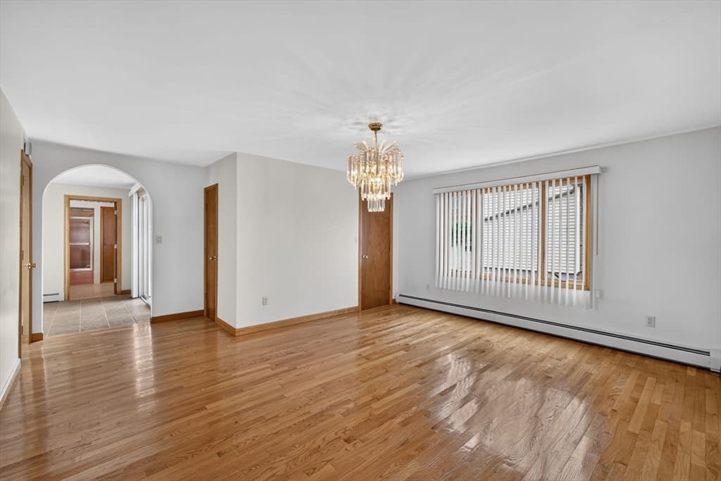 31 Oregon St, Fall River MA 02720 photo 5